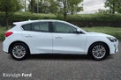 2019-ford-focus-15t-titanium-hatchback-small-2