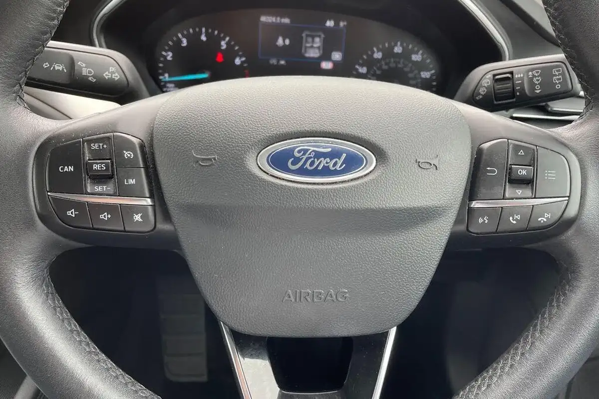 2019-ford-focus-15t-titanium-hatchback-big-15