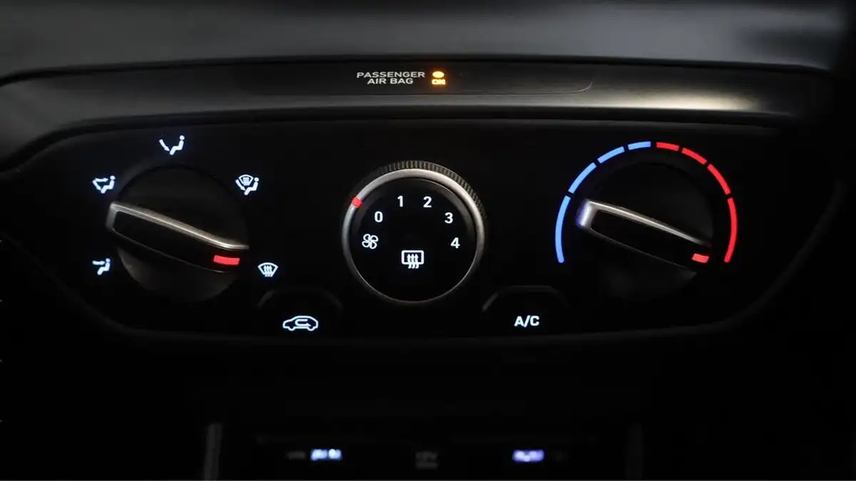 2022-hyundai-i20-10-t-gdi-se-connect-eclutch-imt-big-12