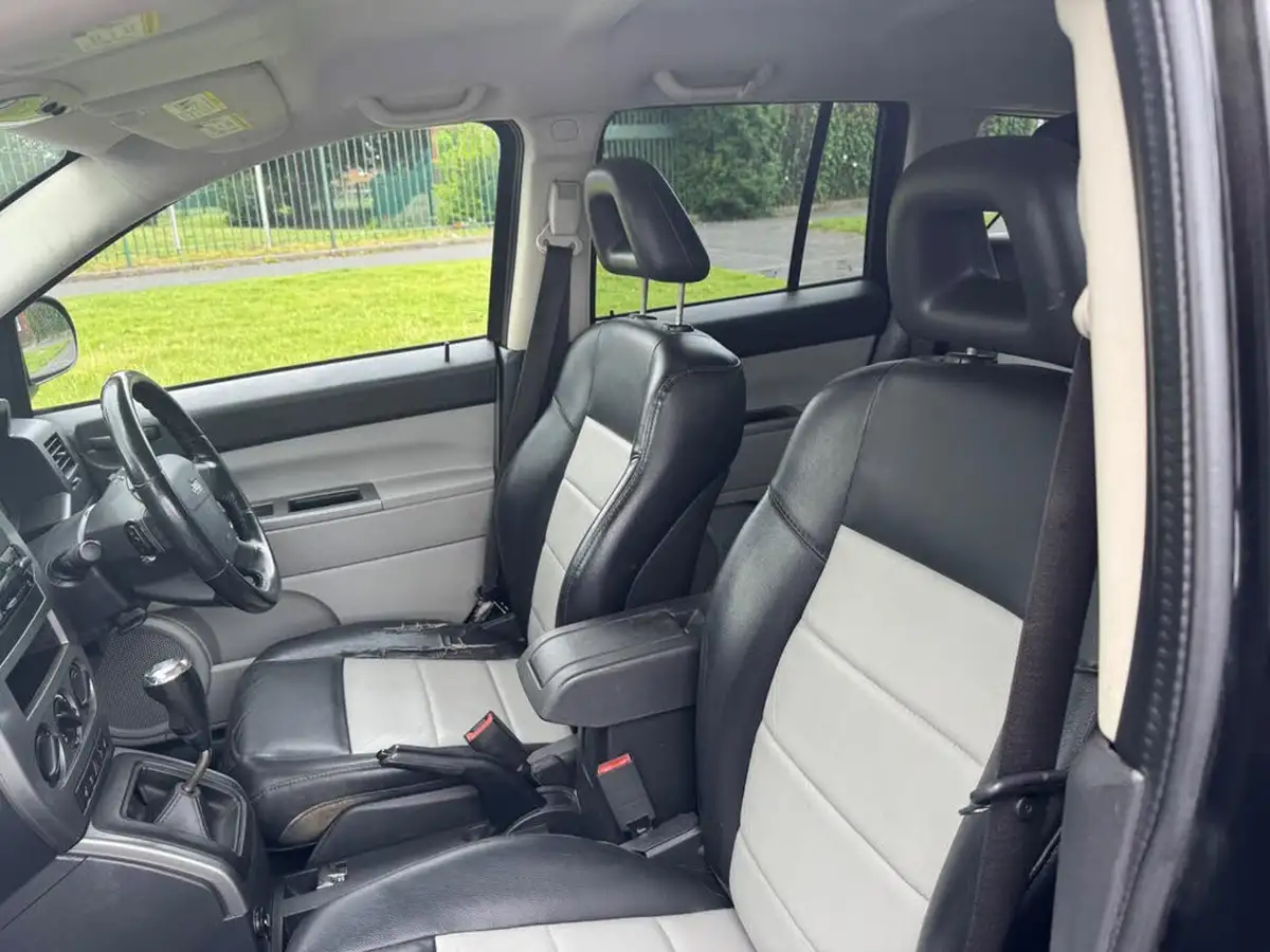 2009-jeep-compass-24-limited-big-33