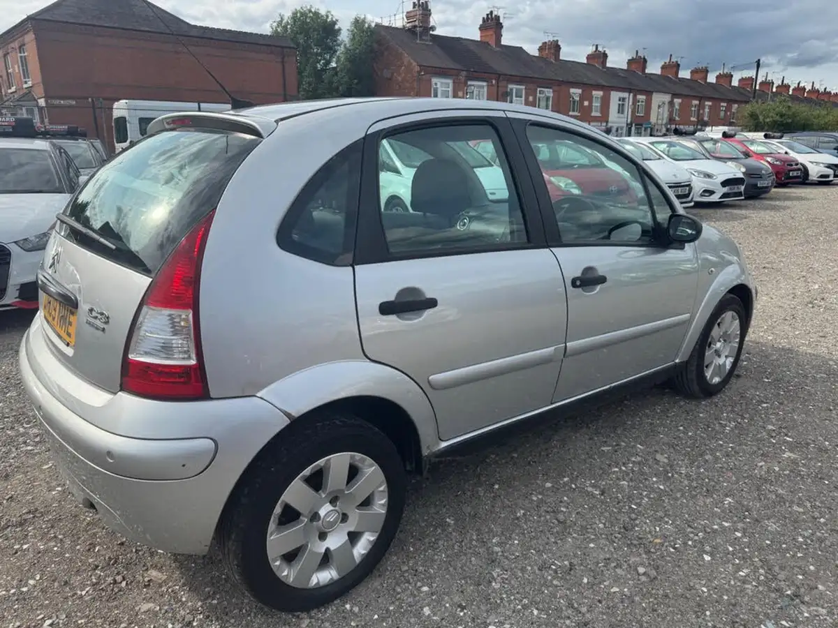 2009-citroen-c3-14td-airdream-big-7