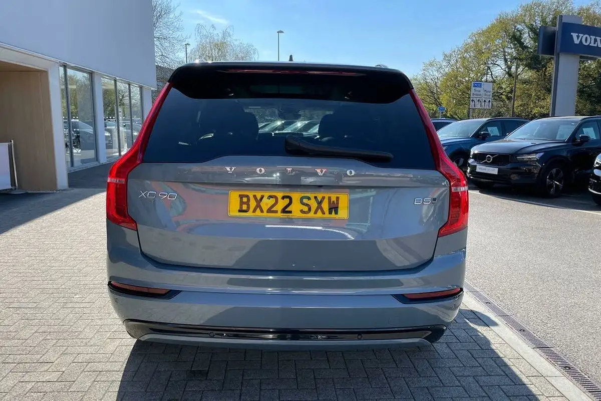 2022-volvo-xc90-20-b5-ultimate-big-8