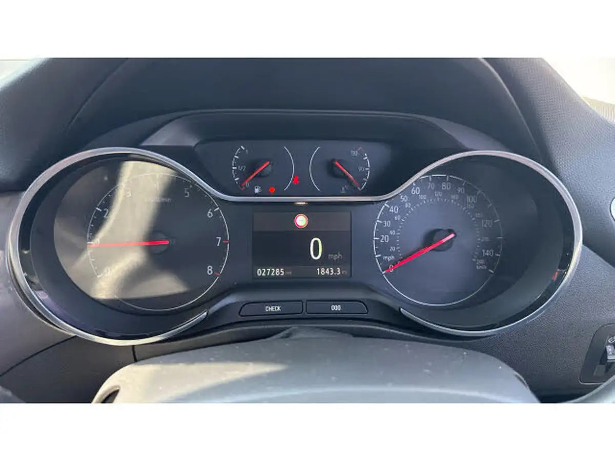2022-vauxhall-crossland-12-elite-edition-130ps-auto-big-28