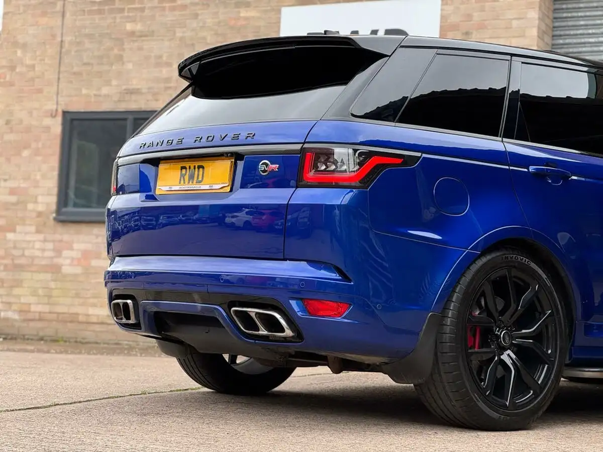 2018-land-rover-range-rover-sport-50-v8-svr-big-28