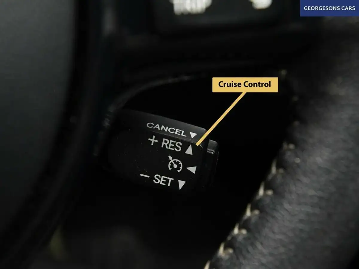2020-toyota-yaris-15-vvt-i-icon-98bhp-hybrid-1497cc-e-cvt-big-33