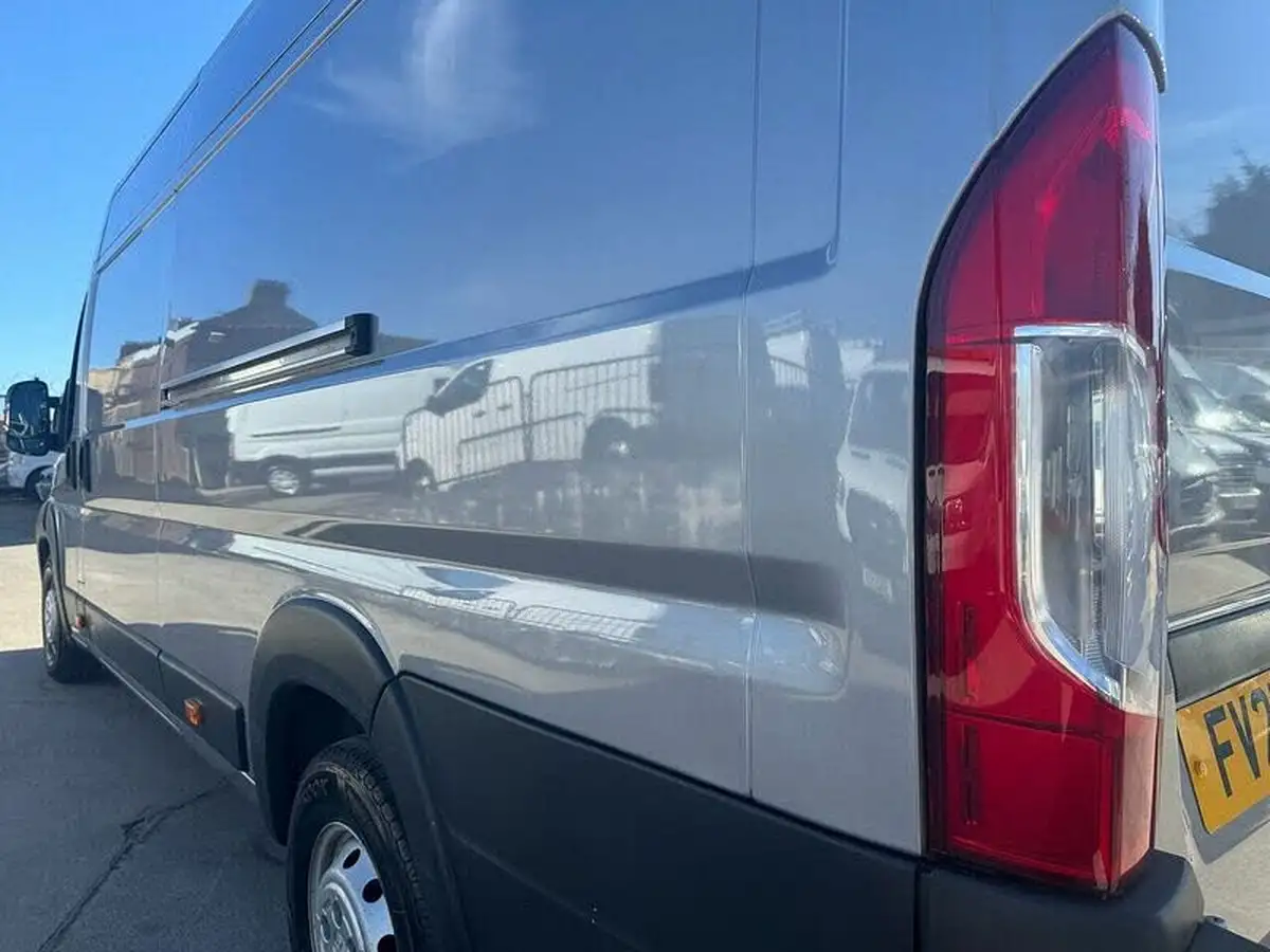 2021-peugeot-boxer-22-bluehdi-professional-435-l4-h2-140bhpeu6dt-big-13