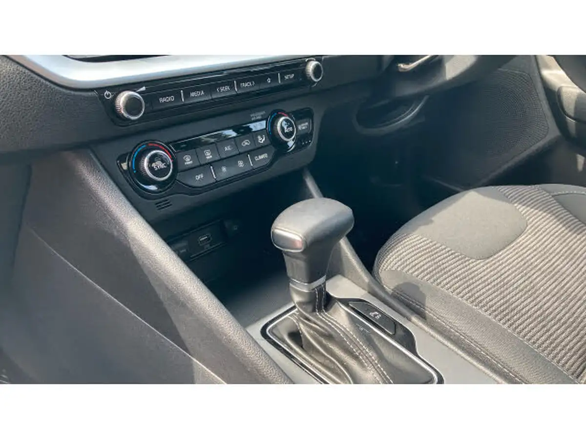 2022-kia-niro-16-gdi-2-139bhp-156kwh-big-12