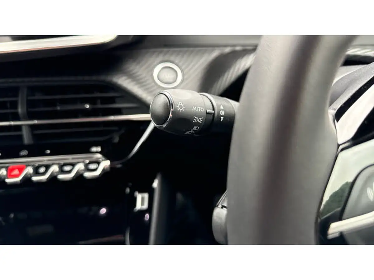 2024-peugeot-2008-suv-e-allure-136ps-50kwh-big-31