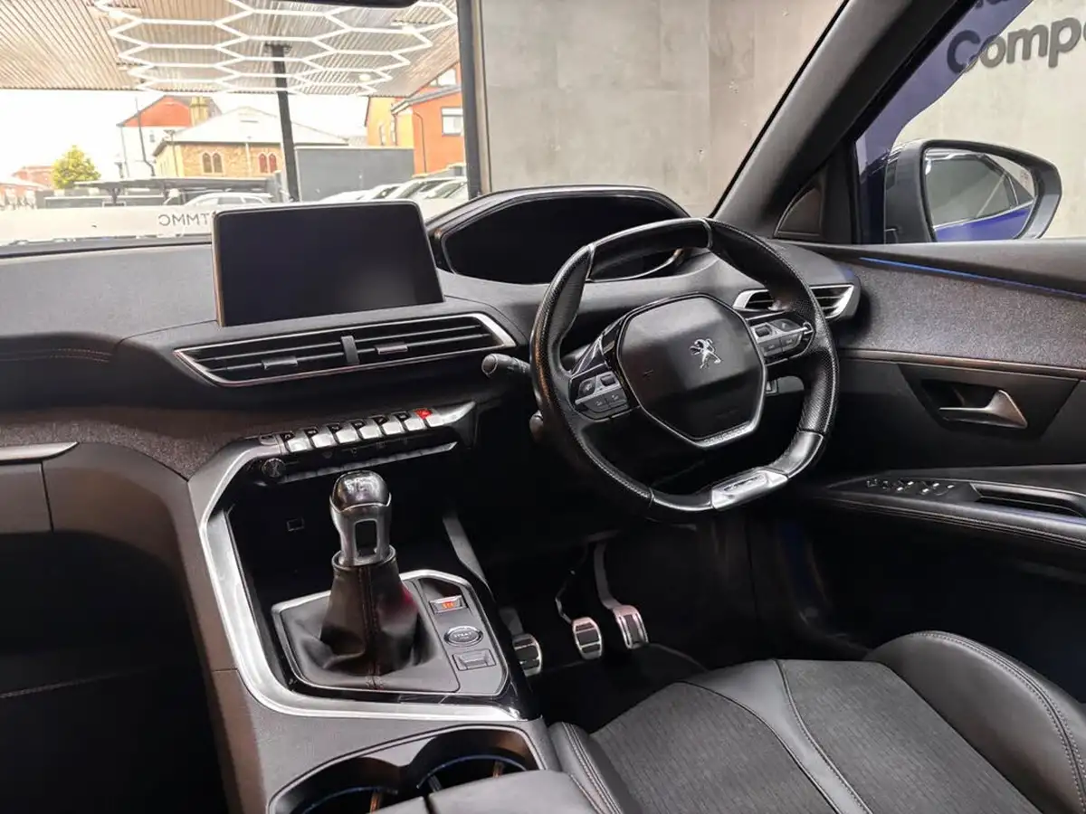 2018-peugeot-3008-suv-12-puretech-gt-line-big-28