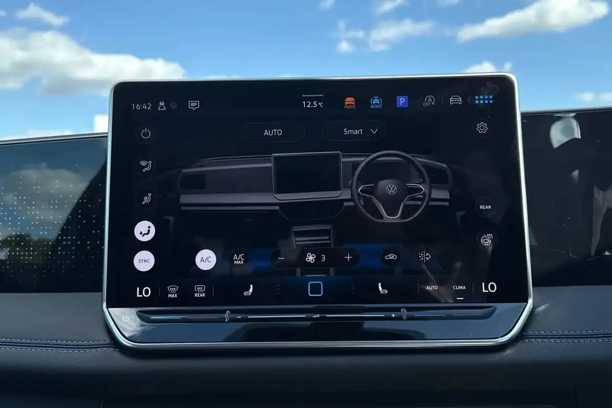 2024-volkswagen-tiguan-15-etsi-r-line-big-17