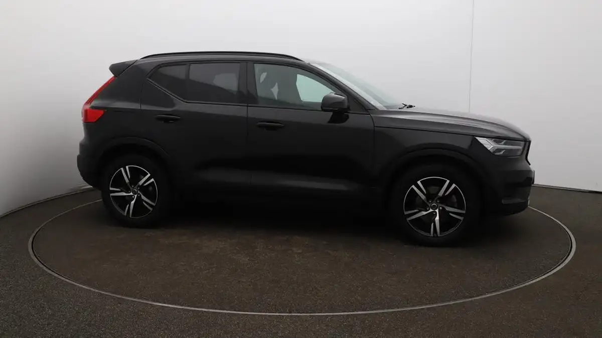 2022-volvo-xc40-20-b4-r-design-big-46
