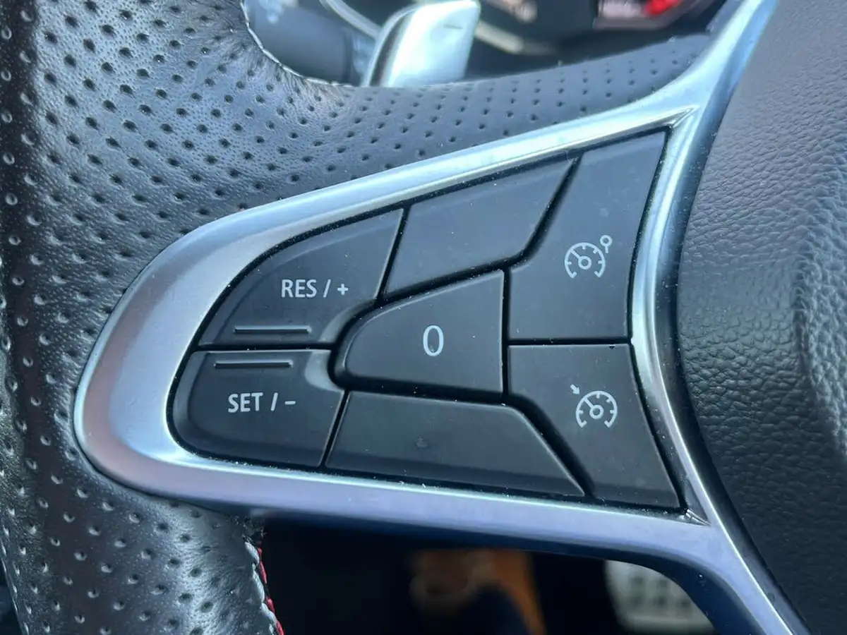2021-renault-captur-13-tce-rs-line-edc-auto-big-50