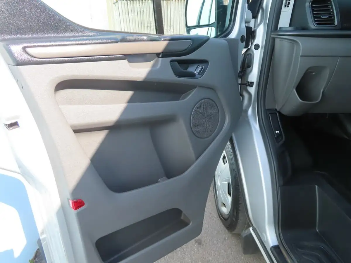 2019-ford-tourneo-custom-20tdci-320-l2-shuttle-bus-130pseu6dt-auto-big-29