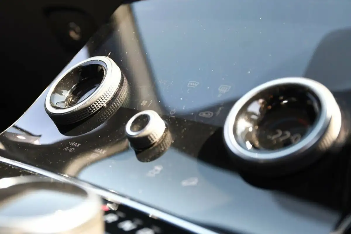 2020-land-rover-range-rover-velar-20-p300-r-dynamic-se-big-53