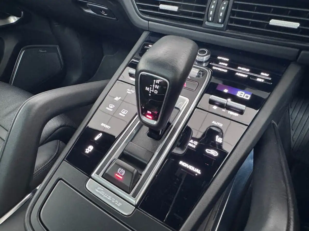2018-porsche-cayenne-40-v8-turbo-big-42