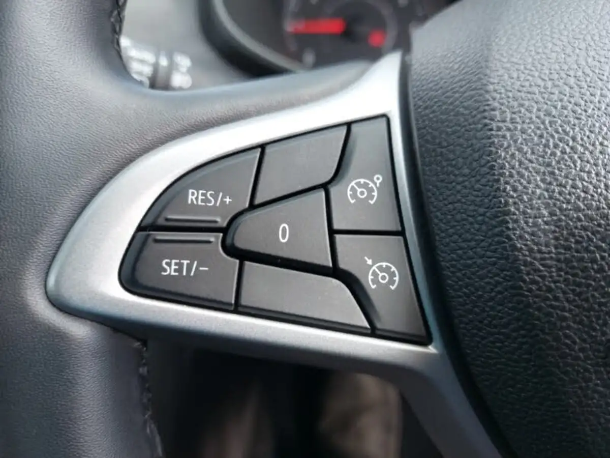2024-dacia-sandero-stepway-10-tce-extreme-90bhp-big-16