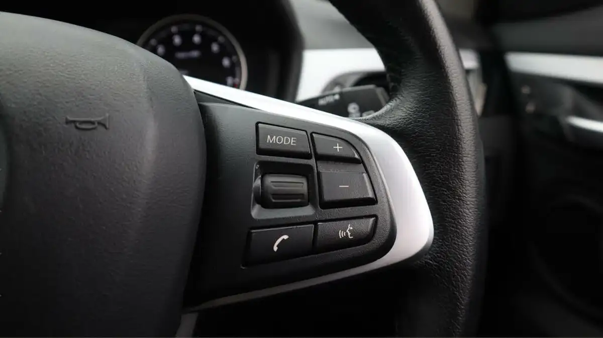 2020-bmw-x1-15-sdrive18i-se-big-25