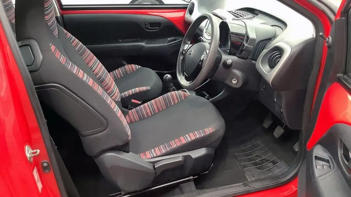 2018-citroen-c1-10-vti-feel-68ps-3d-big-9