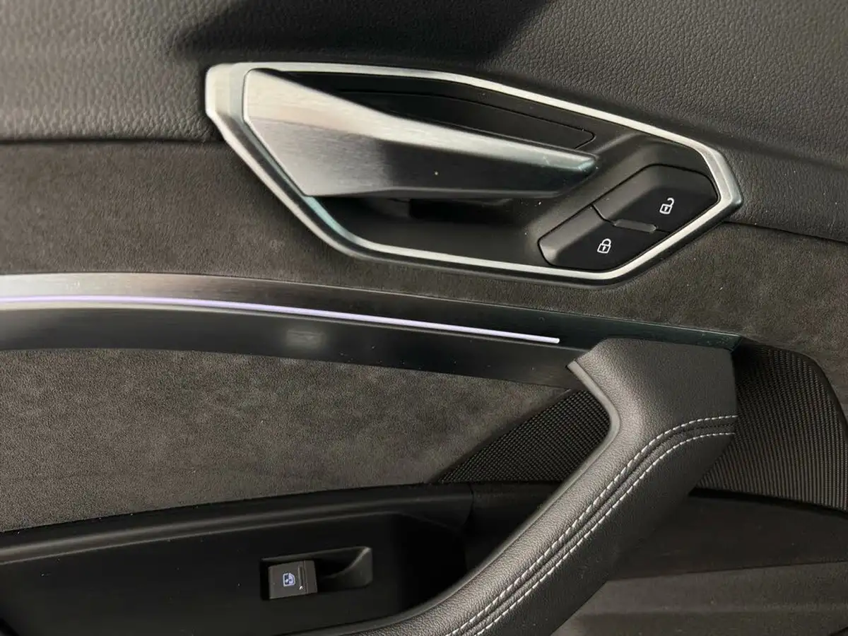 2021-audi-e-tron-e-station-wagon-big-52