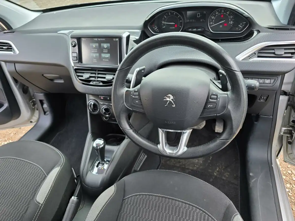 2016-peugeot-208-12-puretech-active-82bhp-ss-5d-etg5-big-43
