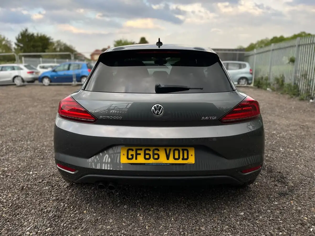 2016-volkswagen-scirocco-20tdi-gt-150ps-dsg-big-10