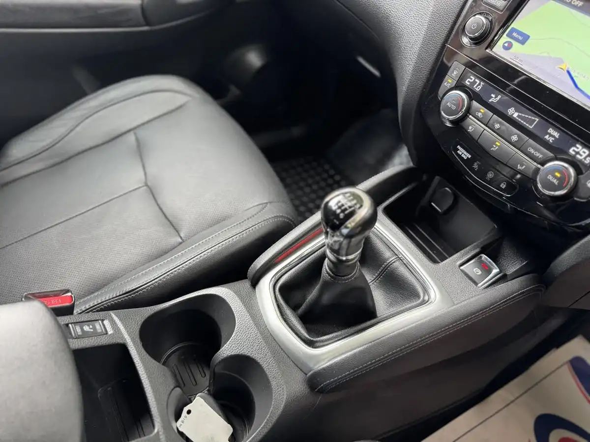 2017-nissan-qashqai-15dci-tekna-big-43
