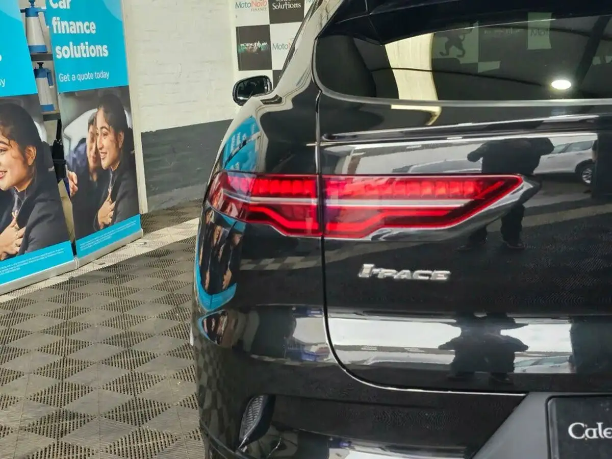 2020-jaguar-i-pace-ev400-hse-big-27