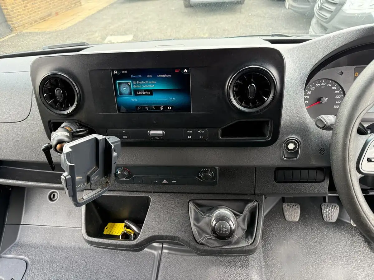 2018-mercedes-benz-sprinter-21cdi-311-l2h1-panel-van-rwd-eco-gear-360-big-18