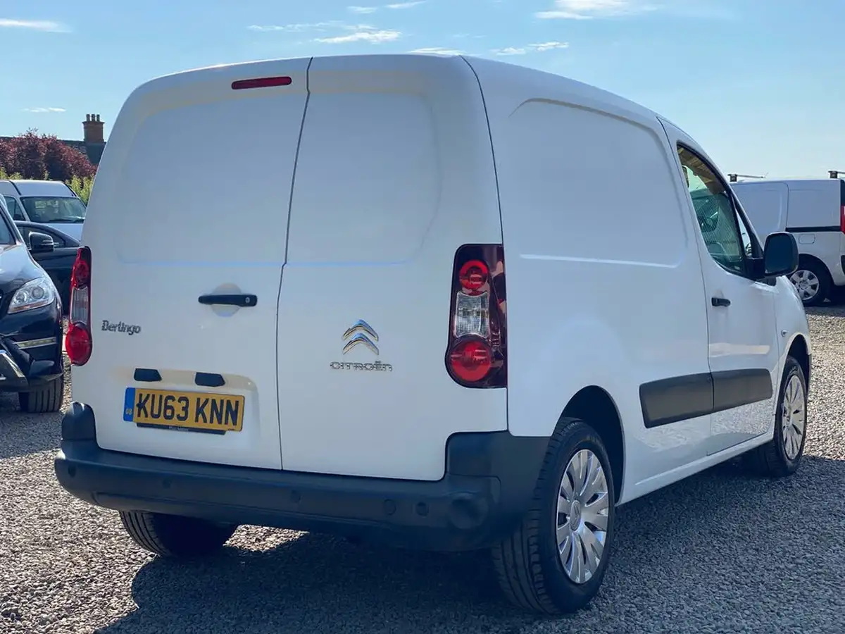 2013-citroen-berlingo-16td-l1-625-lx-airdream-airdream-panel-big-4