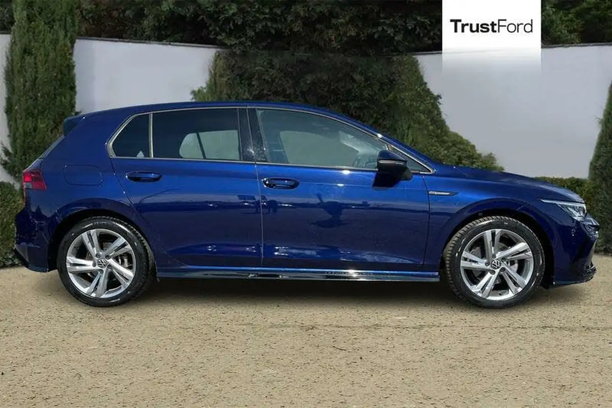 2022-volkswagen-golf-15-etsi-r-line-150ps-hatchback-big-2