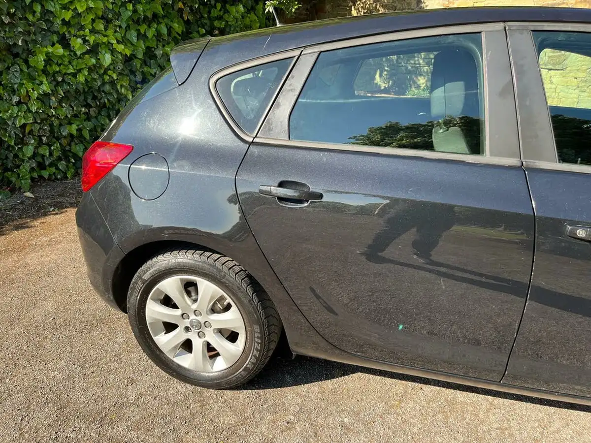 2014-vauxhall-astra-16-design-hatchback-big-67