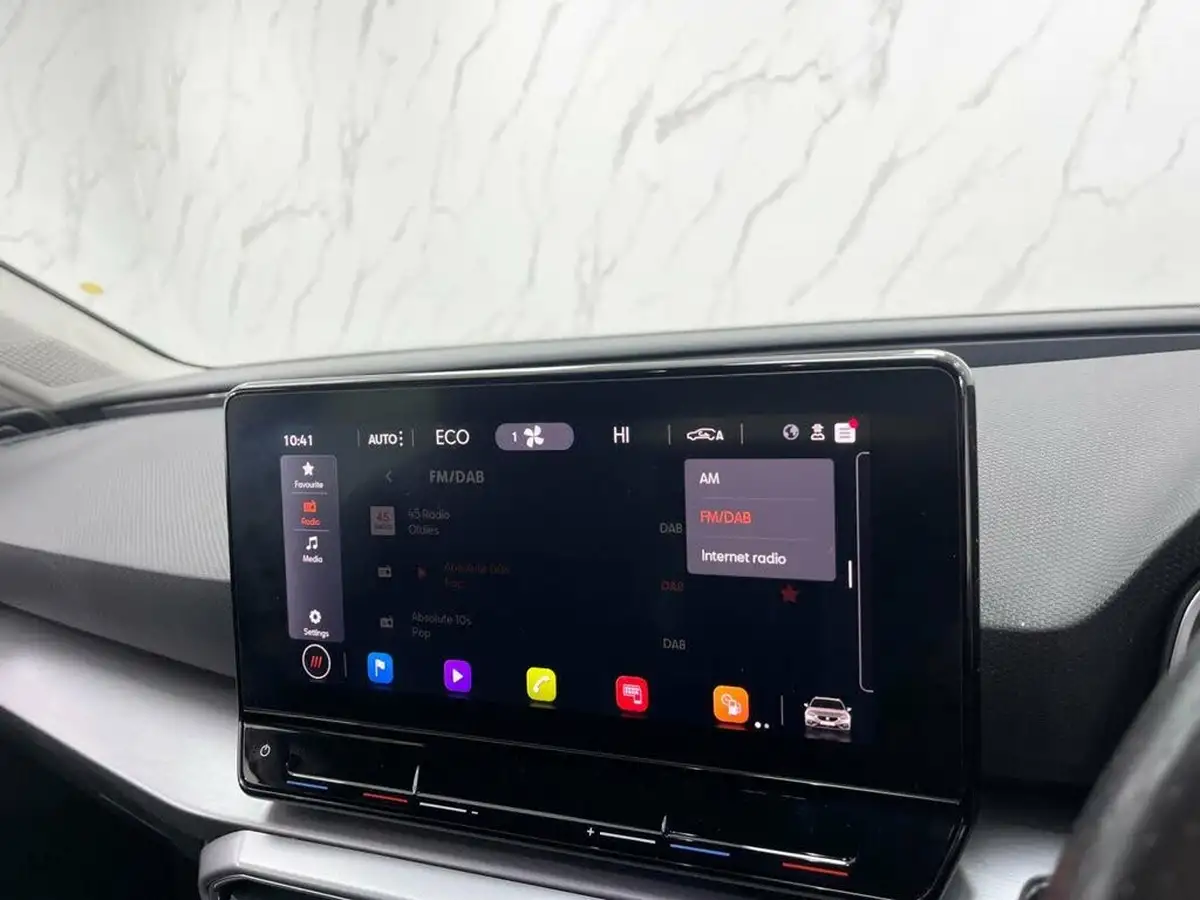 2022-seat-leon-14-e-hybrid-fr-estate-big-19