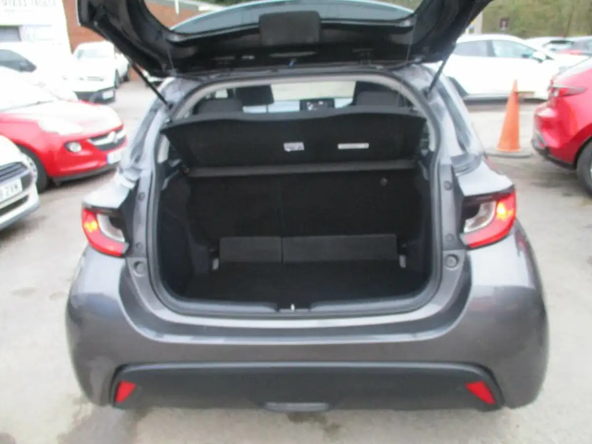 2022-toyota-yaris-15-vvt-i-icon-big-8