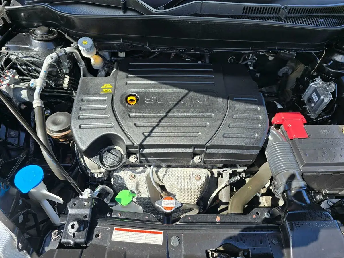 2017-suzuki-vitara-16-kuro-big-37
