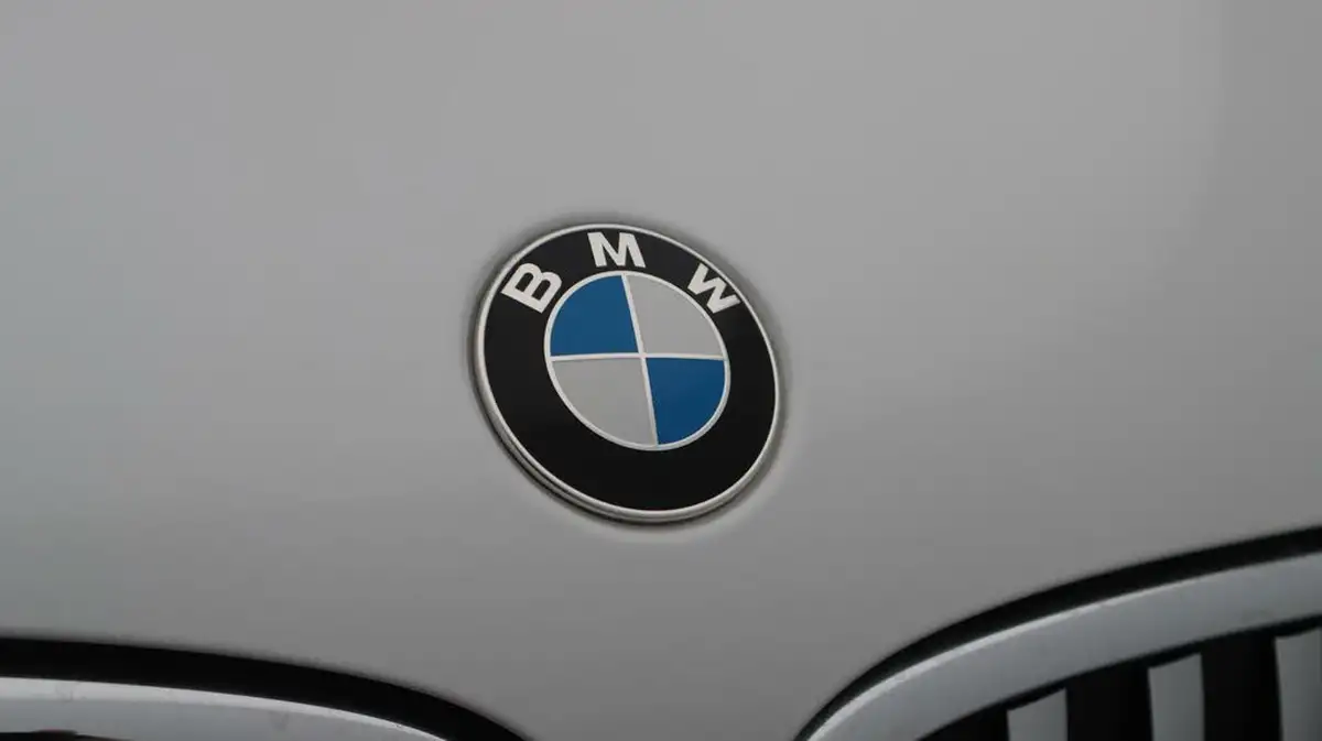 2021-bmw-x1-20-sdrive20i-xline-big-22