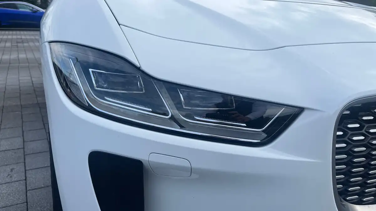 2022-jaguar-i-pace-ev400-hse-big-16