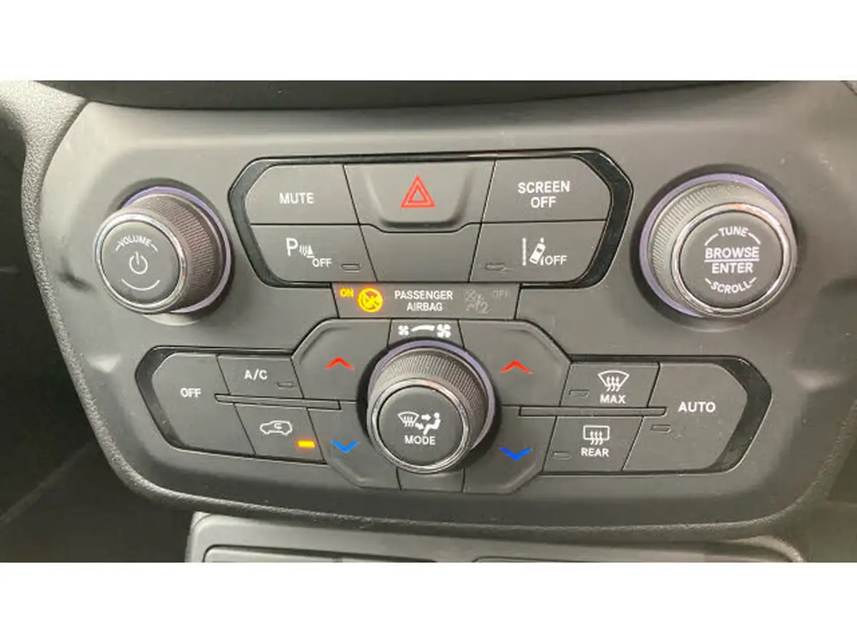 2018-jeep-renegade-10-gse-limited-big-24