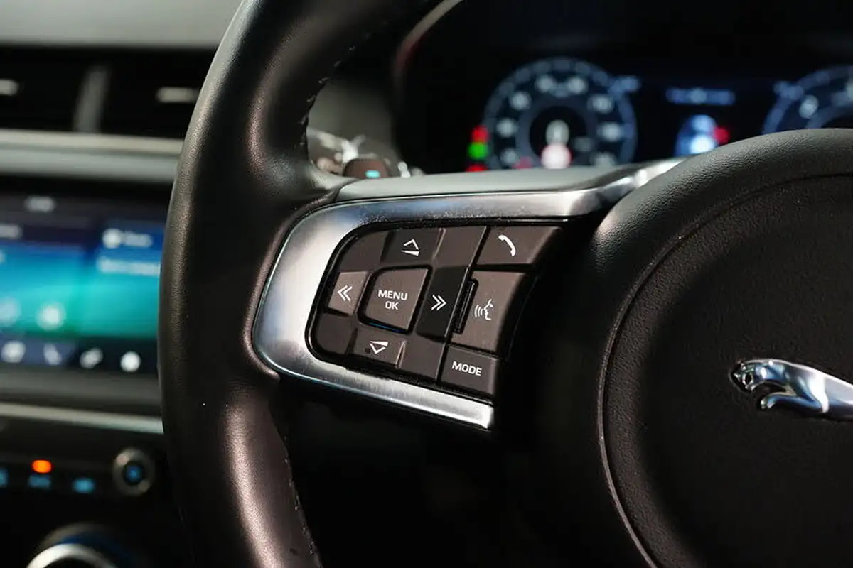 2018-jaguar-e-pace-20-i4d-r-dynamic-hse-180ps-big-36