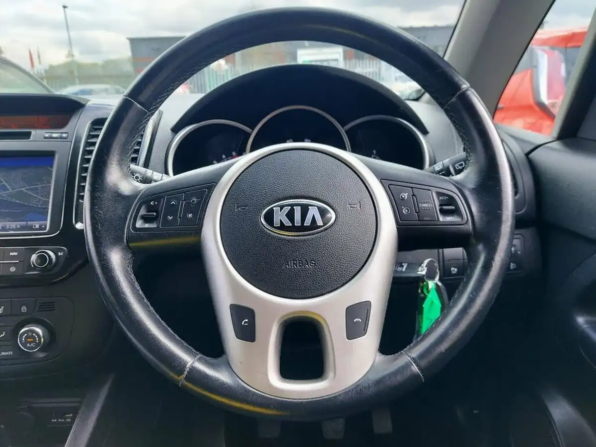 2016-kia-venga-16crdi-3-big-24