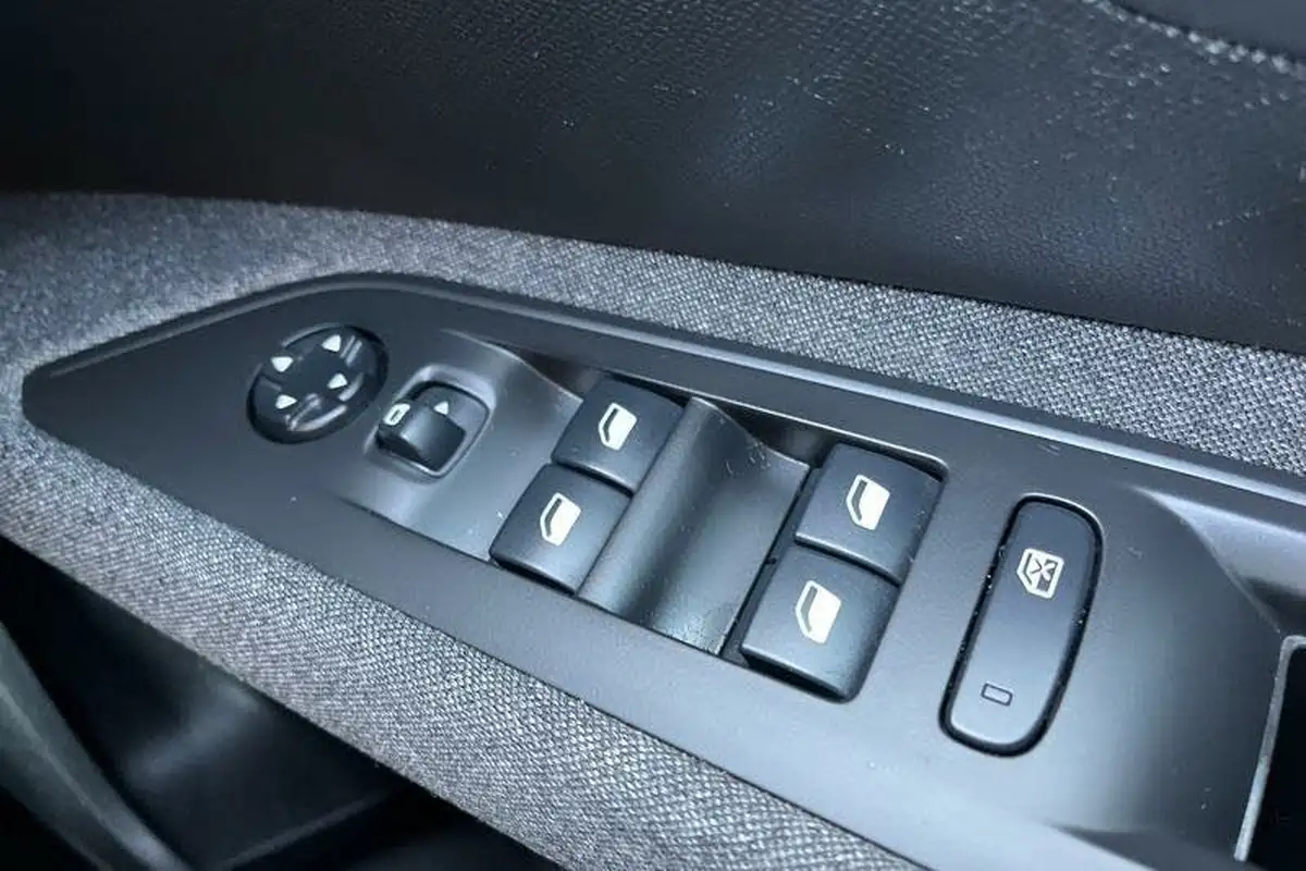 2019-peugeot-5008-suv-15-bluehdi-active-big-15