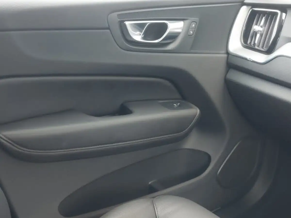2024-volvo-xc60-20-b5-core-big-10