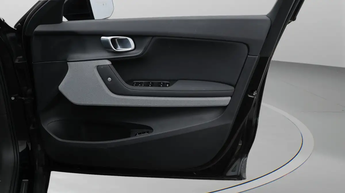 2022-polestar-polestar-2-e-ps2-170kw-long-single-plus-hatchback-big-15