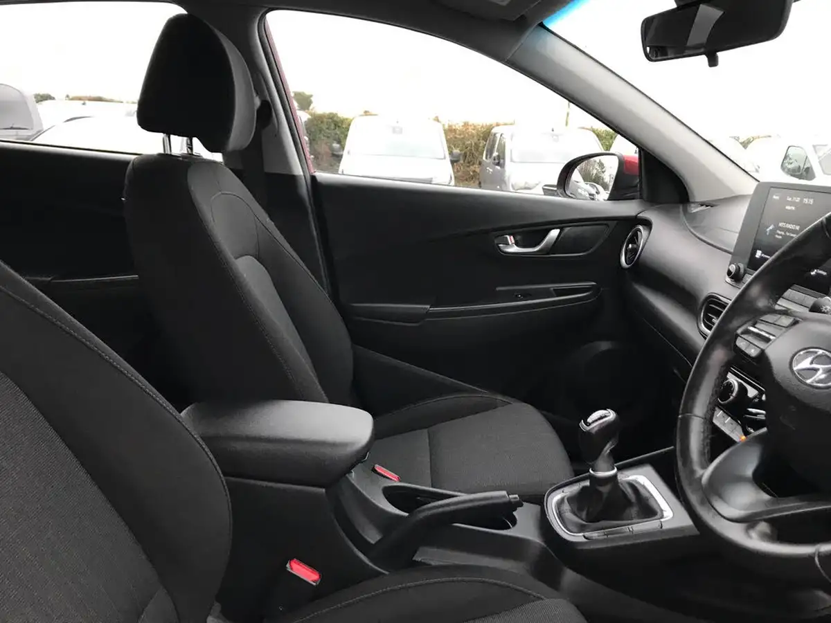 2022-hyundai-kona-10-t-gdi-se-connect-big-3