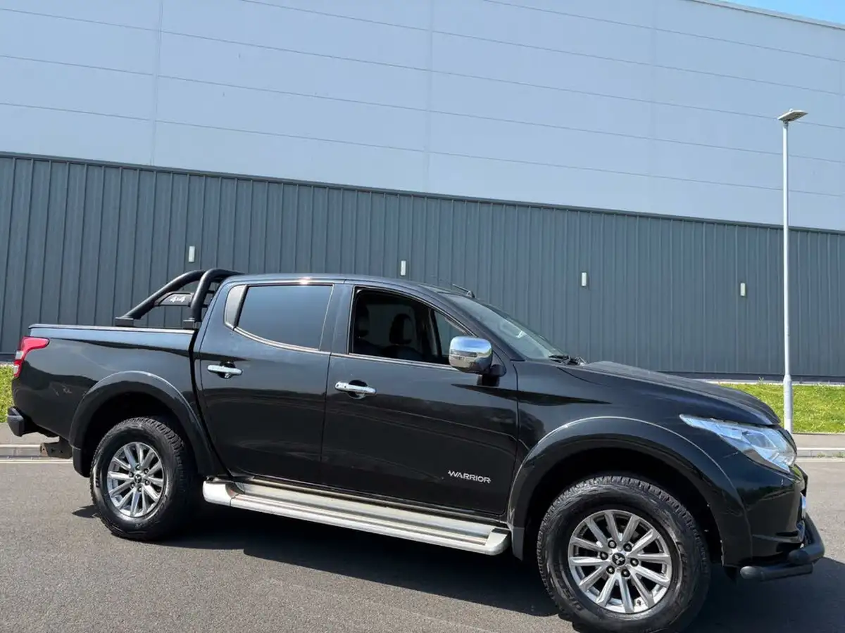 2017-mitsubishi-l200-24di-d-warrior-178bhp-eu6-auto-big-29