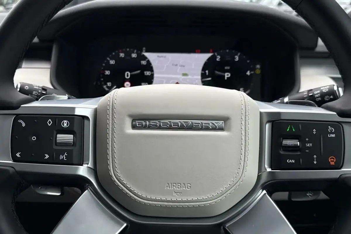 2023-land-rover-discovery-30-d300-dynamic-hse-big-42