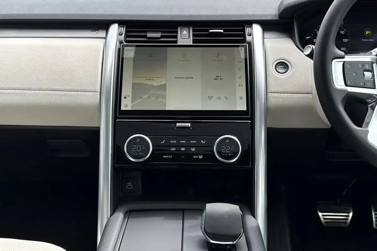 2023-land-rover-discovery-30-d300-dynamic-hse-big-14