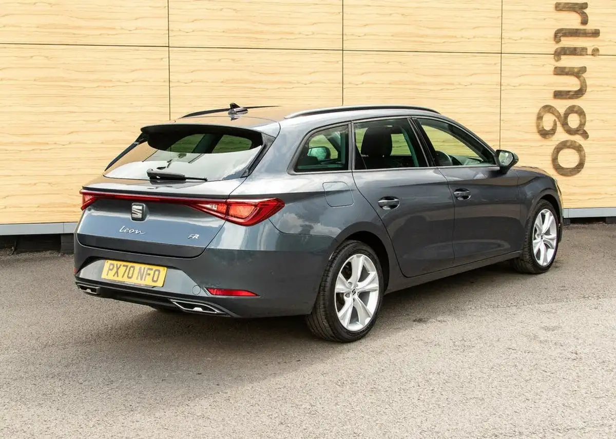 2020-seat-leon-15-etsi-fr-estate-big-2