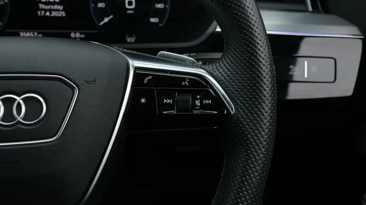 2022-audi-e-tron-55e-black-edition-sportback-big-26