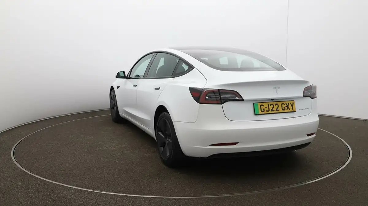 2022-tesla-model-3-e-long-range-big-54