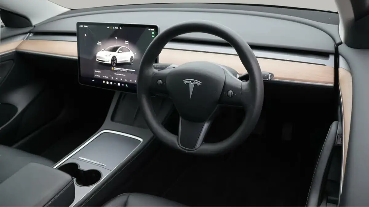 2022-tesla-model-3-e-long-range-big-9
